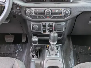 Jeep Wrangler 2024 4x4 Sport 4p SUV