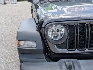 Jeep Wrangler 2024 4x4 Sport 4p SUV
