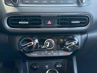 Hyundai KONA 2023 AWD SE 4p Crossover