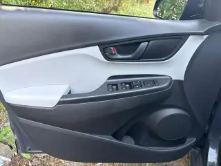 Hyundai KONA 2023 AWD SE 4p Crossover