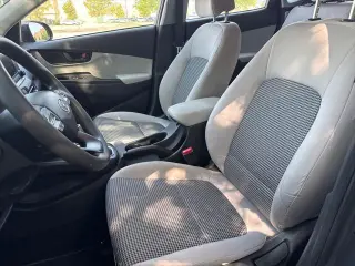 Hyundai KONA 2023 AWD SE 4p Crossover