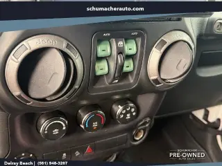 Jeep Wrangler Unlimited 2014 4x4 Sport 4p SUV