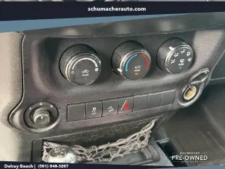 Jeep Wrangler Unlimited 2014 4x4 Sport 4p SUV