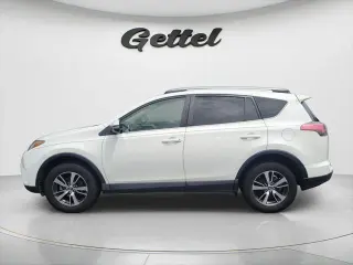 Toyota RAV4 2017 XLE 4p SUV