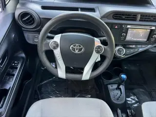 Toyota Prius c 2015 Uno 4dr Hatchback