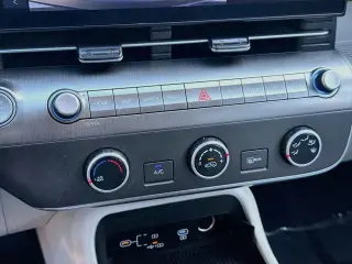 Hyundai KONA 2024 SE 4dr Crossover