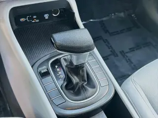 Hyundai KONA 2024 SE 4dr Crossover