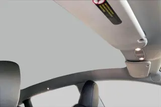 Tesla Model Y 2023 AWD 4p Crossover