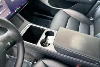 Tesla Model Y 2023 AWD 4p Crossover