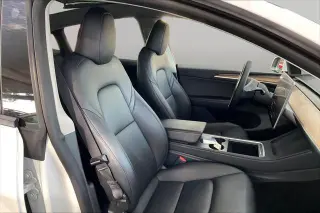 Tesla Model Y 2023 AWD 4p Crossover