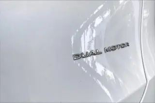 Tesla Model Y 2023 AWD 4p Crossover