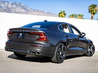 Volvo S60 2019 AWD T8 eAWD Inscription 4dr Sedán