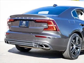 Volvo S60 2019 AWD T8 eAWD Inscription 4dr Sedán