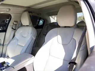 Volvo S60 2019 AWD T8 eAWD Inscription 4dr Sedán