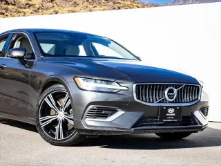 Volvo S60 2019 AWD T8 eAWD Inscription 4dr Sedán