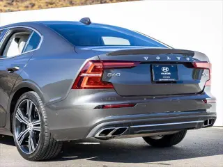 Volvo S60 2019 AWD T8 eAWD Inscription 4dr Sedán