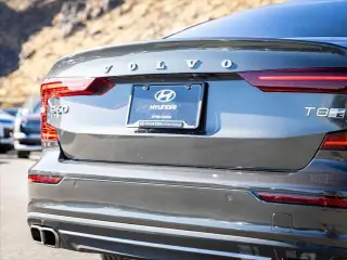 Volvo S60 2019 AWD T8 eAWD Inscription 4dr Sedán