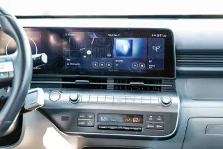 Hyundai KONA Eléctrico 2025 SEL 4p Cruzado