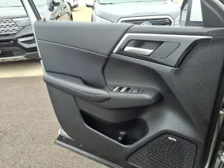 Mitsubishi Outlander 2025 AWD SE 4p SUV