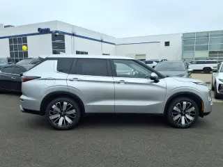 Mitsubishi Outlander 2025 AWD SE 4p SUV