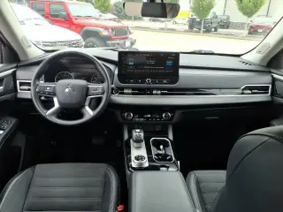 Mitsubishi Outlander 2025 AWD SE 4p SUV