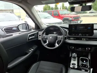 Mitsubishi Outlander 2025 AWD SE 4p SUV