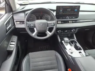 Mitsubishi Outlander 2025 AWD SE 4p SUV