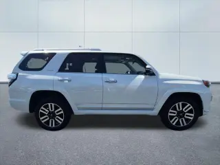 Toyota 4Runner 2023 AWD Limited 4dr SUV