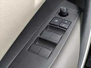 Toyota Corolla Híbrido 2024 LE 4dr Sedán