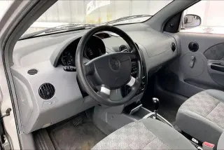 Chevrolet Aveo 2004 4p Hatchback