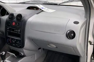 Chevrolet Aveo 2004 4p Hatchback