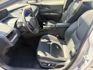 Toyota Prius 2024 XLE 4p Hatchback