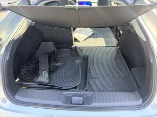 Toyota Prius 2024 XLE 4p Hatchback