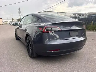 Tesla Modelo 3 2023 AWD Performance Sedan de 4 puertas