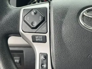 Toyota Tundra 2021 4x4 SR5 4p CrewMax Cab Pickup SB