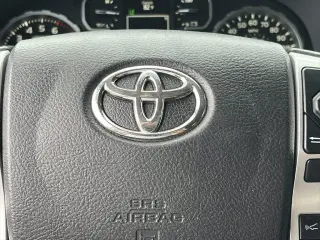 Toyota Tundra 2021 4x4 SR5 4p CrewMax Cab Pickup SB
