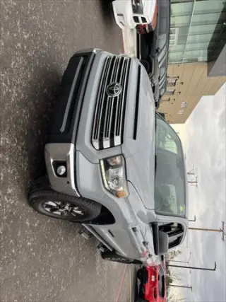 Toyota Tundra 2021 4x4 SR5 4p CrewMax Cab Pickup SB