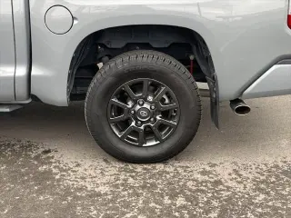 Toyota Tundra 2021 4x4 SR5 4p CrewMax Cab Pickup SB