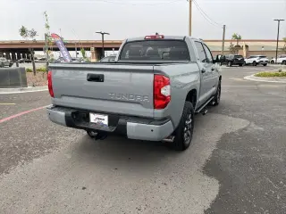 Toyota Tundra 2021 4x4 SR5 4p CrewMax Cab Pickup SB
