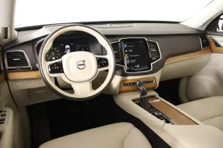 Volvo XC90 2021 AWD T6 Momentum 6 pasajeros SUV 4 puertas