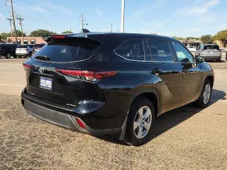 Toyota Highlander 2024 AWD LE 4p SUV
