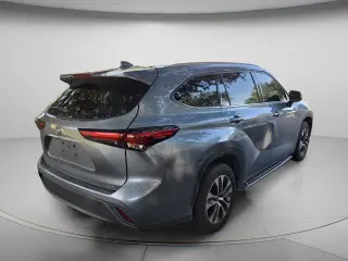 Toyota Highlander 2022 XLE 4dr SUV