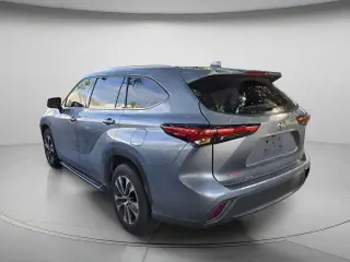 Toyota Highlander 2022 XLE 4dr SUV