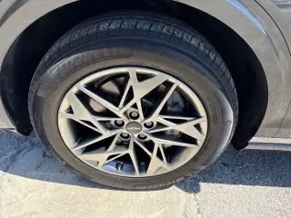 Genesis GV70 2025 AWD 2.5T Standard 4dr SUV
