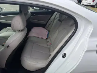 Genesis G70 2022 2.0T 4p Sedan