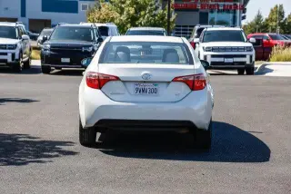 Toyota Corolla 2017 LE sedán de 4 puertas