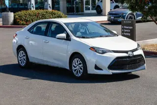 Toyota Corolla 2017 LE sedán de 4 puertas