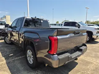 Toyota Tundra 2022 4x2 SR5 4dr Double Cab Camioneta SB
