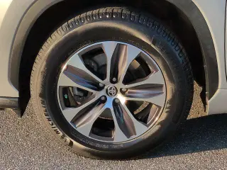 Toyota Highlander 2021 XLE SUV 4 puertas