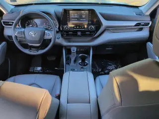 Toyota Highlander 2021 XLE SUV 4 puertas